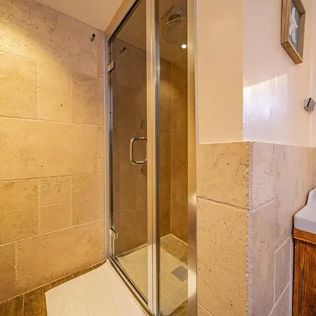 Apartman Pointe Lachenal - Beautifully Furnished In The Heart Of *
